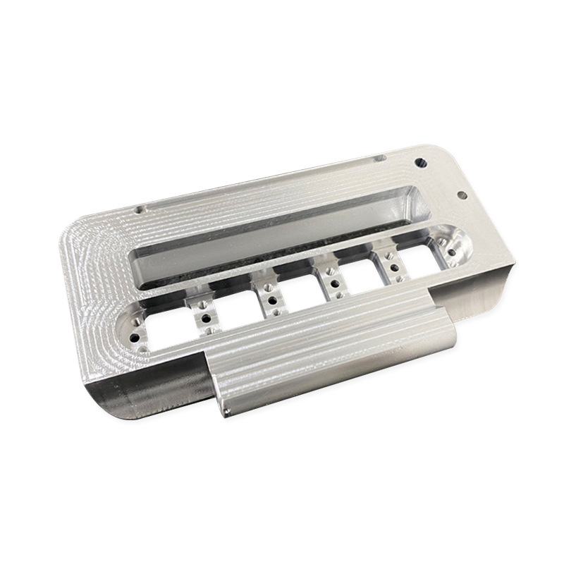 Milled aluminium enclosure body with its matching slotted cover &ndash; GY Machining